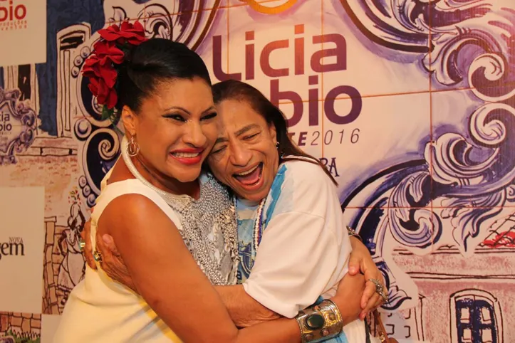 Imagem ilustrativa da imagem Licia dá exemplo de generosidade