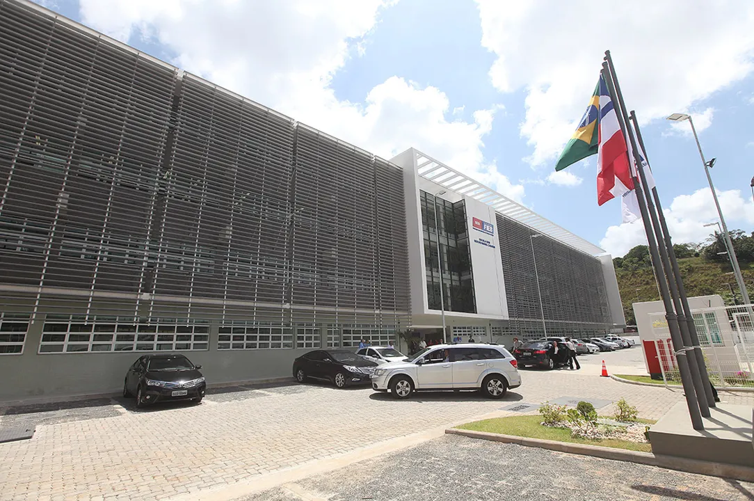 Escola construída em 13,46 mil m² conta com 28 salas de aula