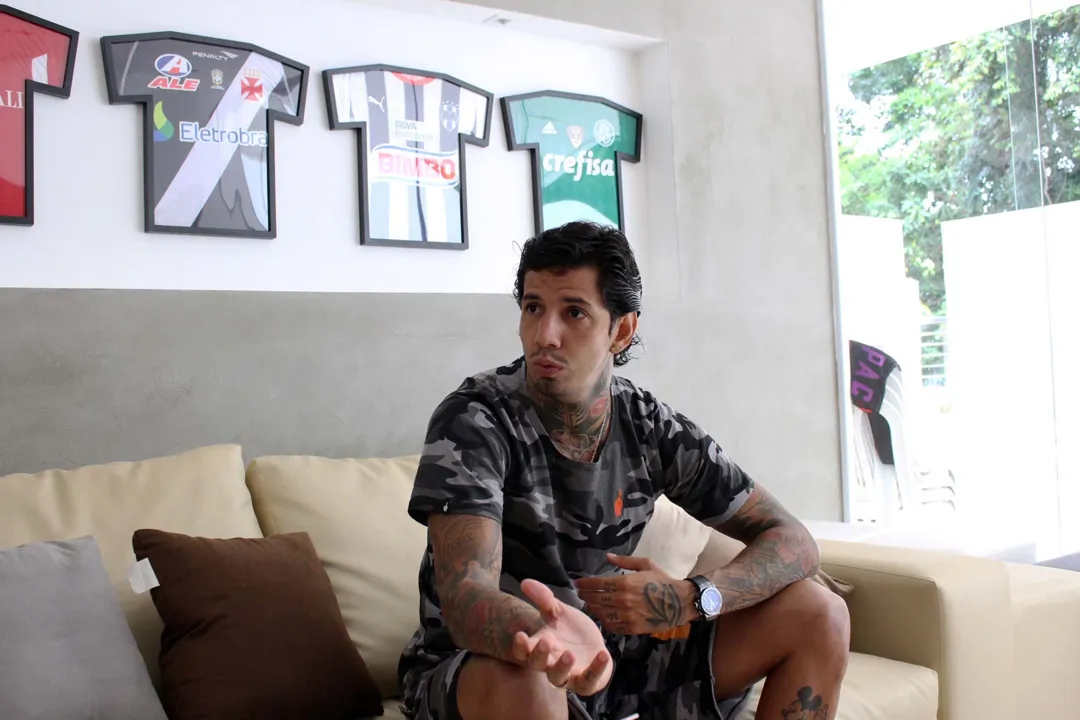Victor Ramos, zagueiro do Vitória