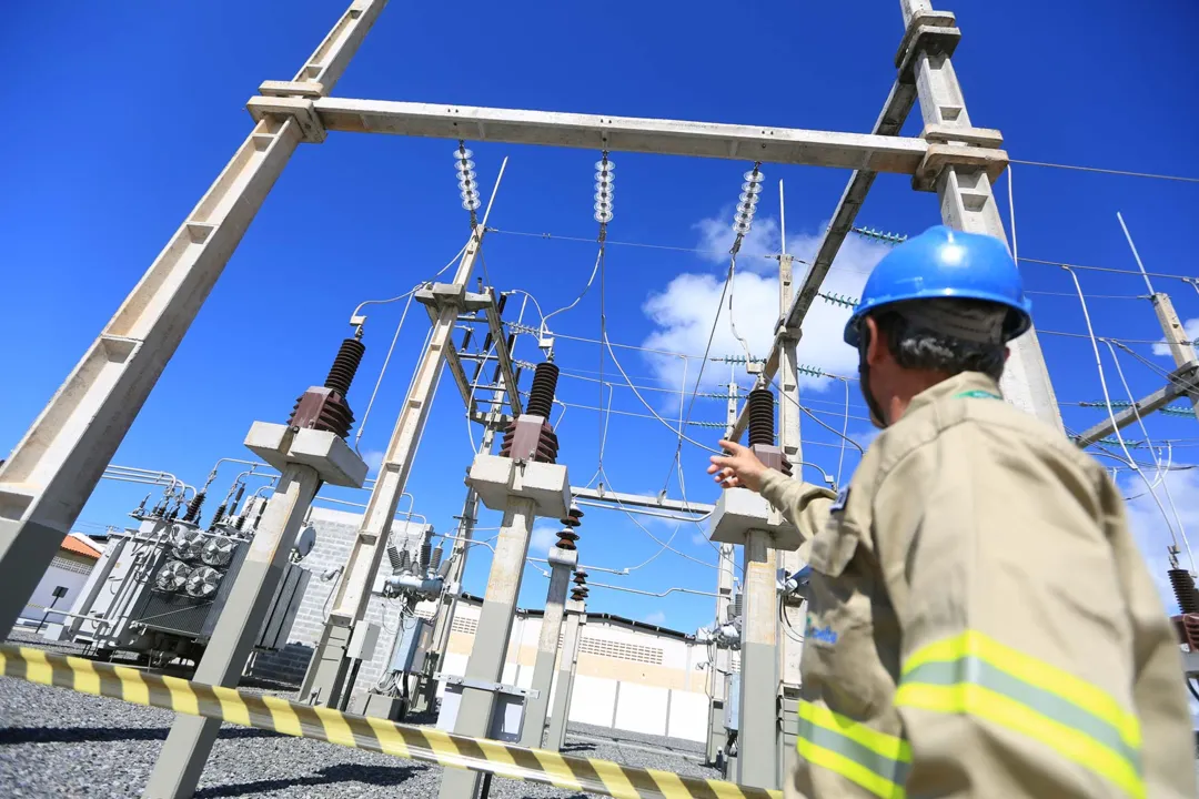 A falta de energia prejudicou alguns serviços, como telefonia e caixas eletrônicos