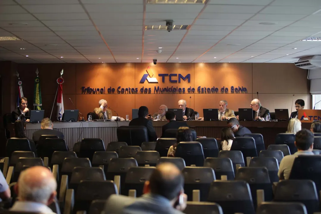 Segundo o Tribunal de Contas do Município, os recursos deveriam ser usados exclusivamente em educação