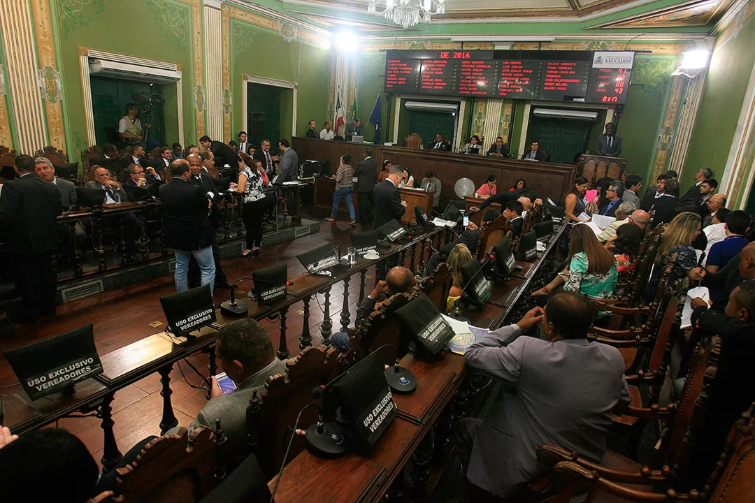 Leo Prates apresenta mesa diretora para dirigir Câmara de Salvador