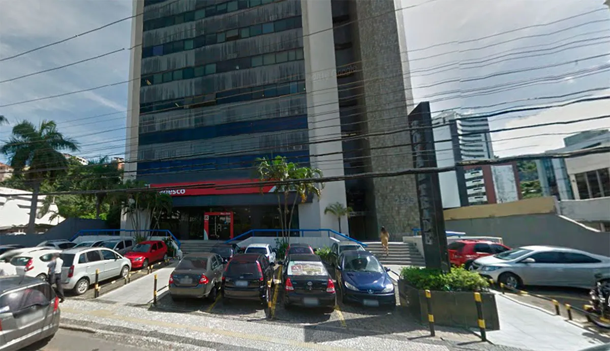 o incêndio teve inicio devido a uma falha elétrica no ar condicionado do escritório