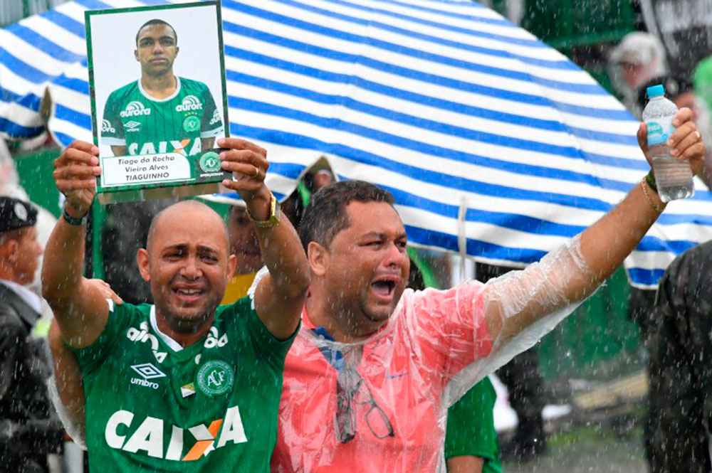 Sobrevivente de acidente, Alan Ruschel quer voltar a jogar