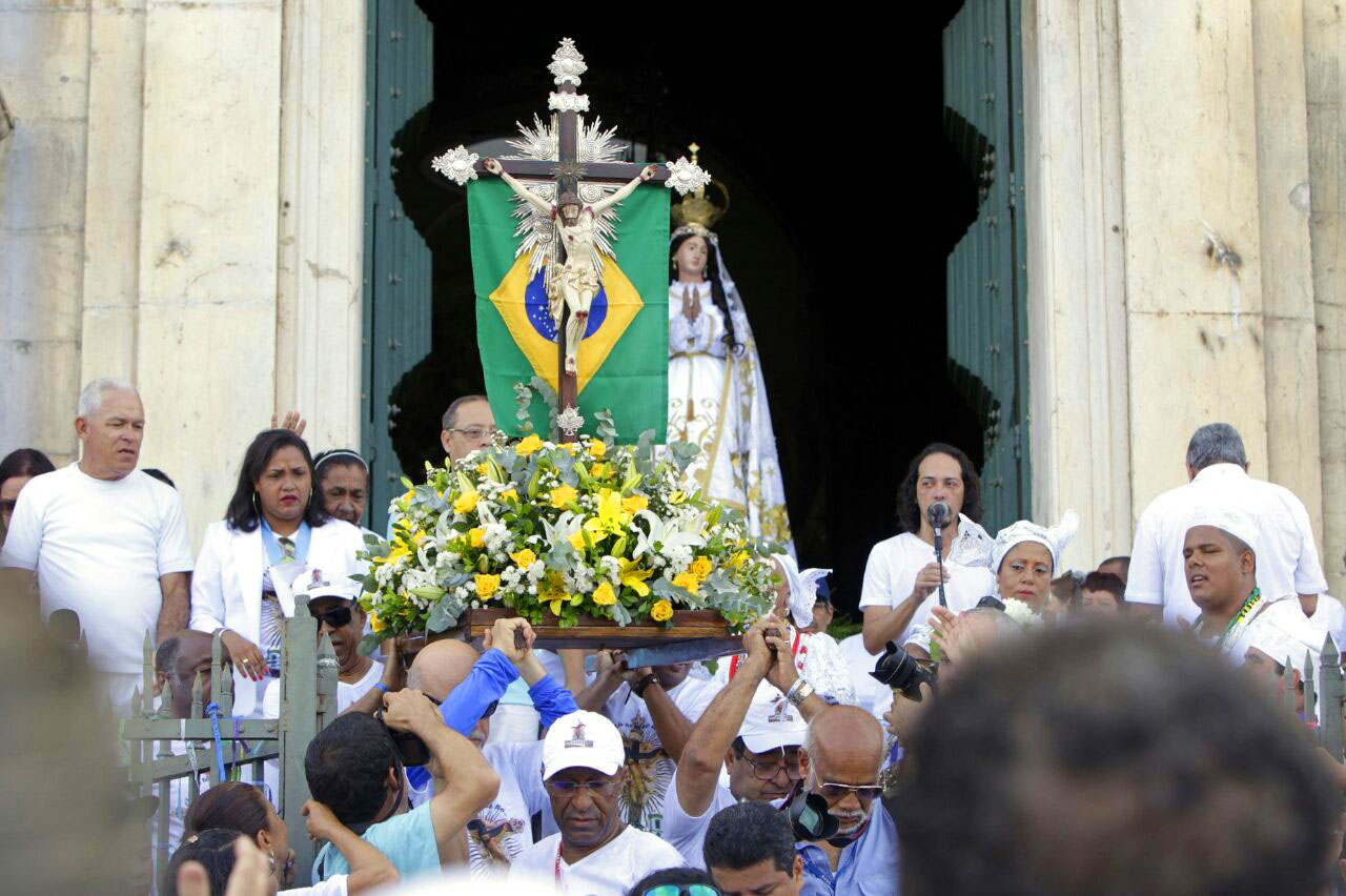 Imagem do Bonfim participa pela 1ª vez do cortejo até a Colina Sagrada