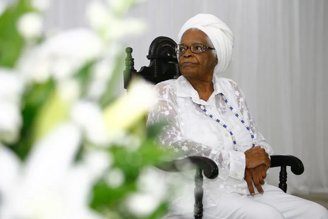 Mãe Stella escreve semanalmente no jornal A TARDE