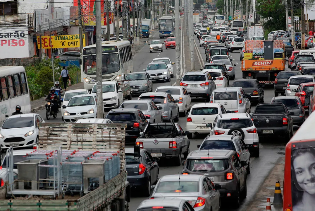Cerca de 110 mil veículos passam diariamente pela região
