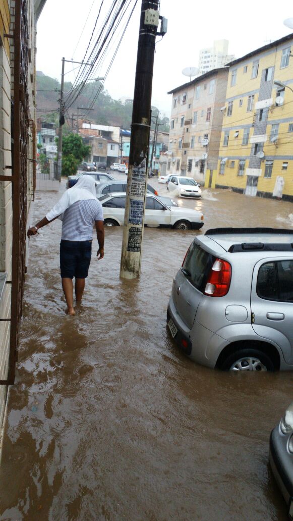 Tempo chuvoso deve continuar até domingo