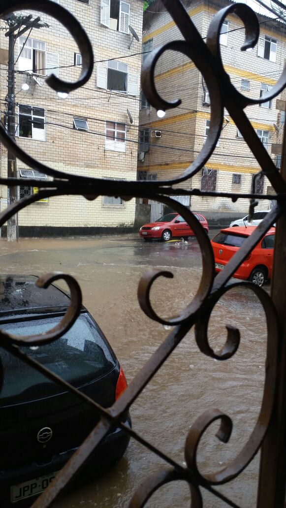 Tempo chuvoso deve continuar até domingo