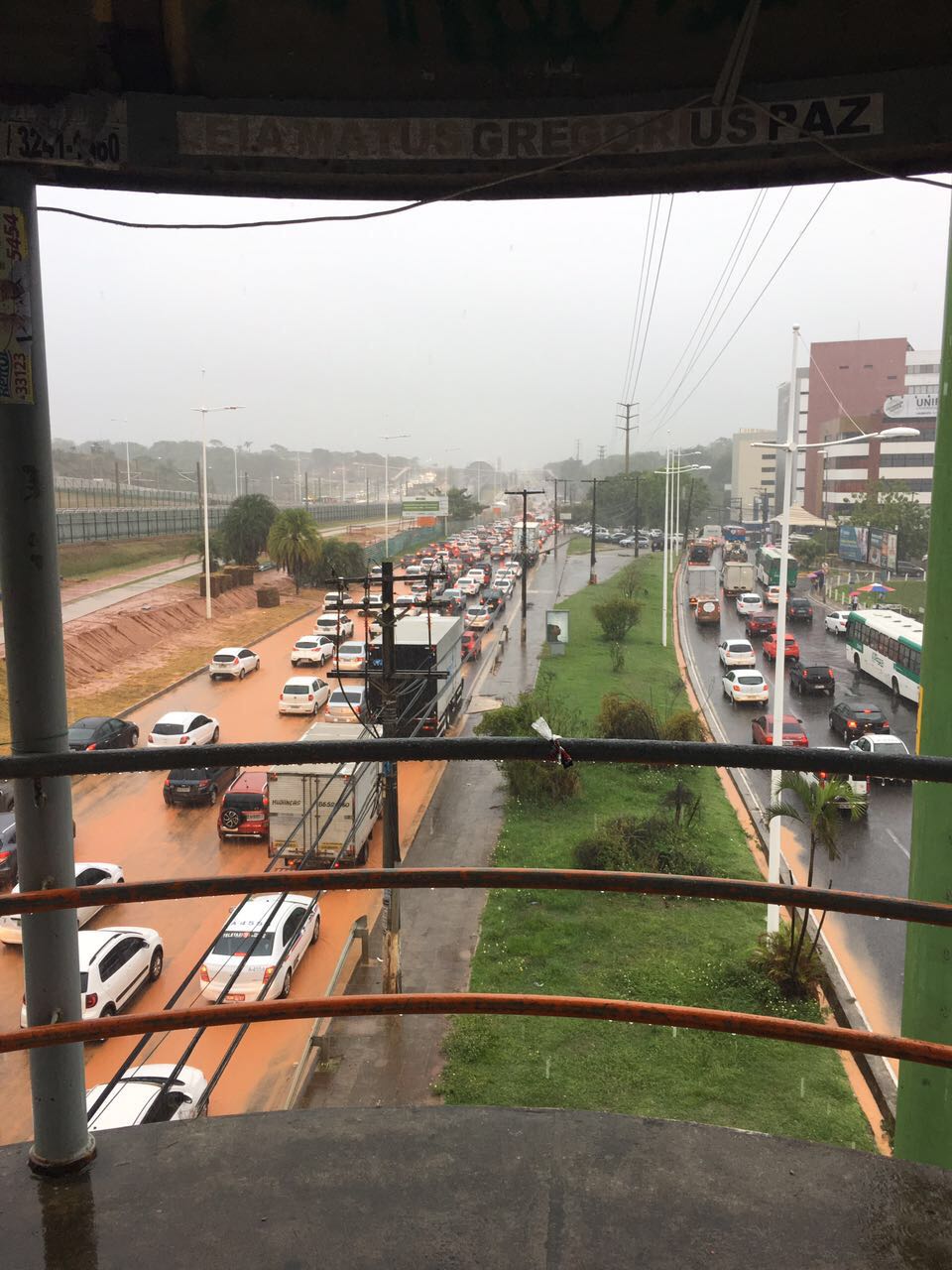 Tempo chuvoso deve continuar até domingo