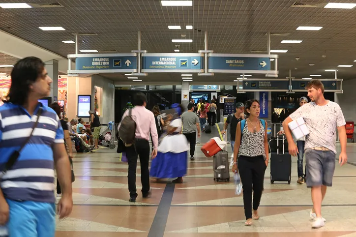 Movimentação de passageiros no aeroporto de Salvador caiu 17% no primeiro bimestre do ano