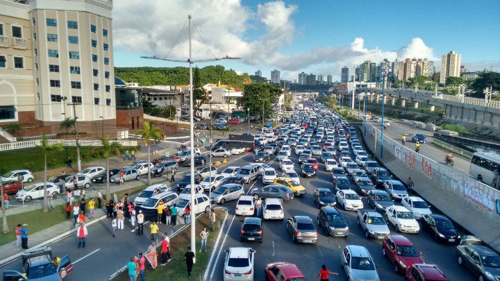 Rio Vermelho vira ponto de encontro para militantes