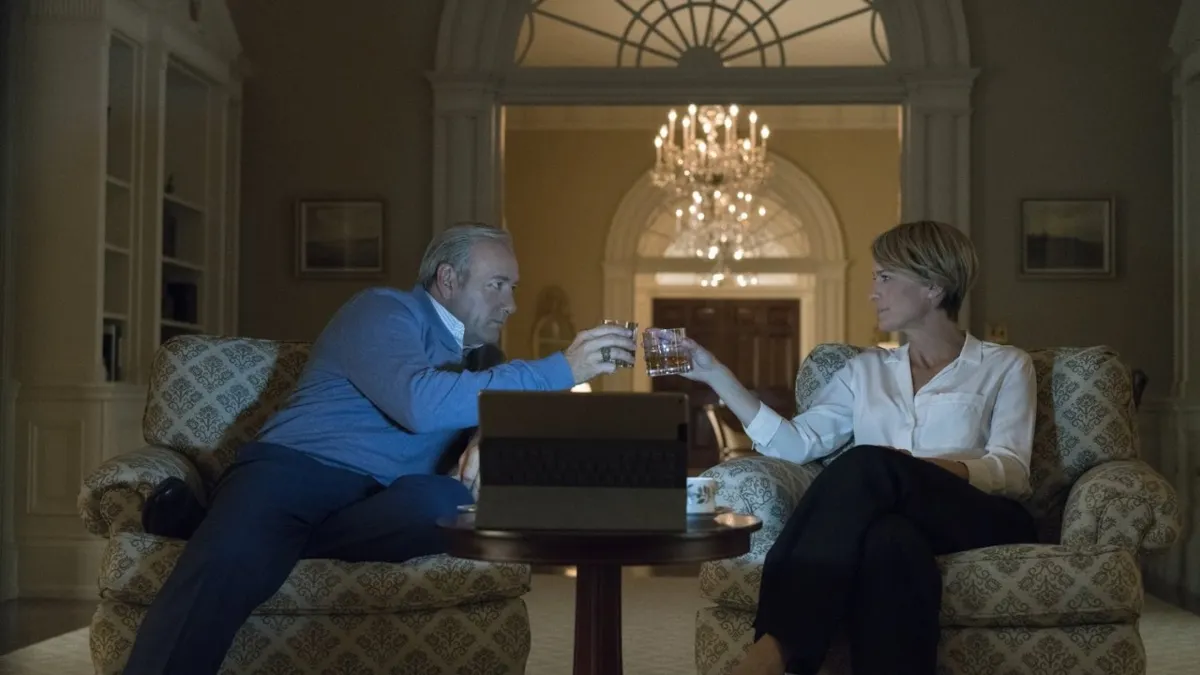 Os atores Kevin Spacey e Robin Wright estrelam a série