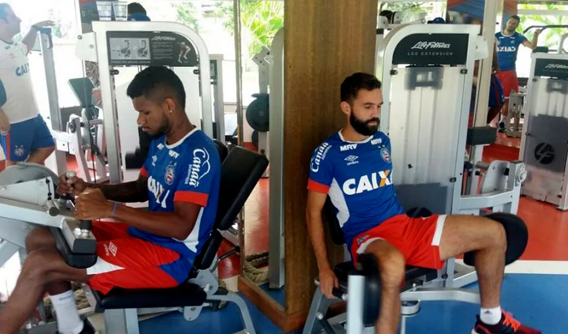 Por causa da chuva, elenco tricolor trabalhou na academia nesta sexta-feira, 19