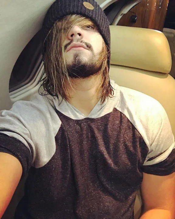 Cantor postou foto do novo visual no Instagram