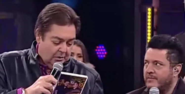 Bruno, da dupla Bruno e Marrone fechou a cara