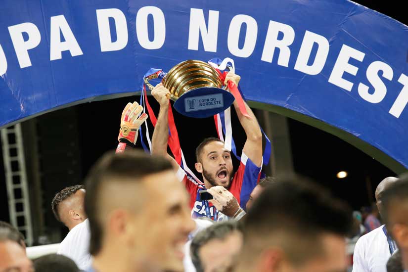 Com Fonte Nova lotada, Bahia vence Sport e é campeão da Copa do Nordeste