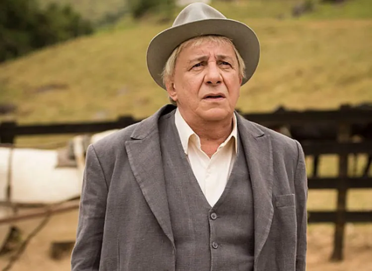 O ator está internado passando por exames