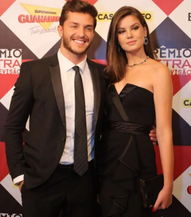 O casal assumiu o namoro em agosto do ano passado