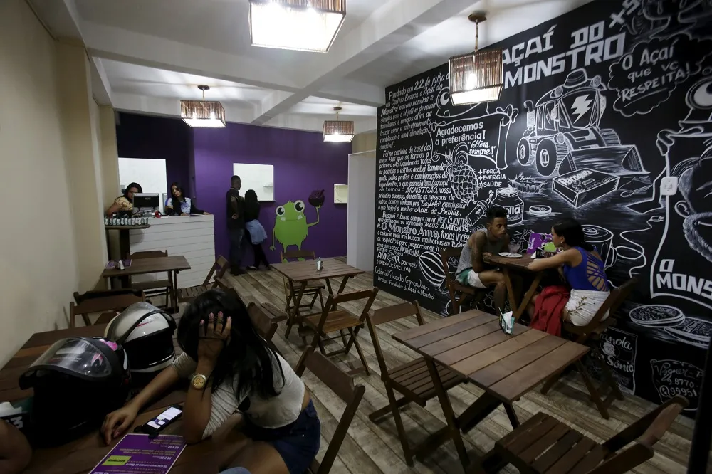 Uma das opções do Açaí do Monstro é "O Monstro Ama", com três litros da bebida