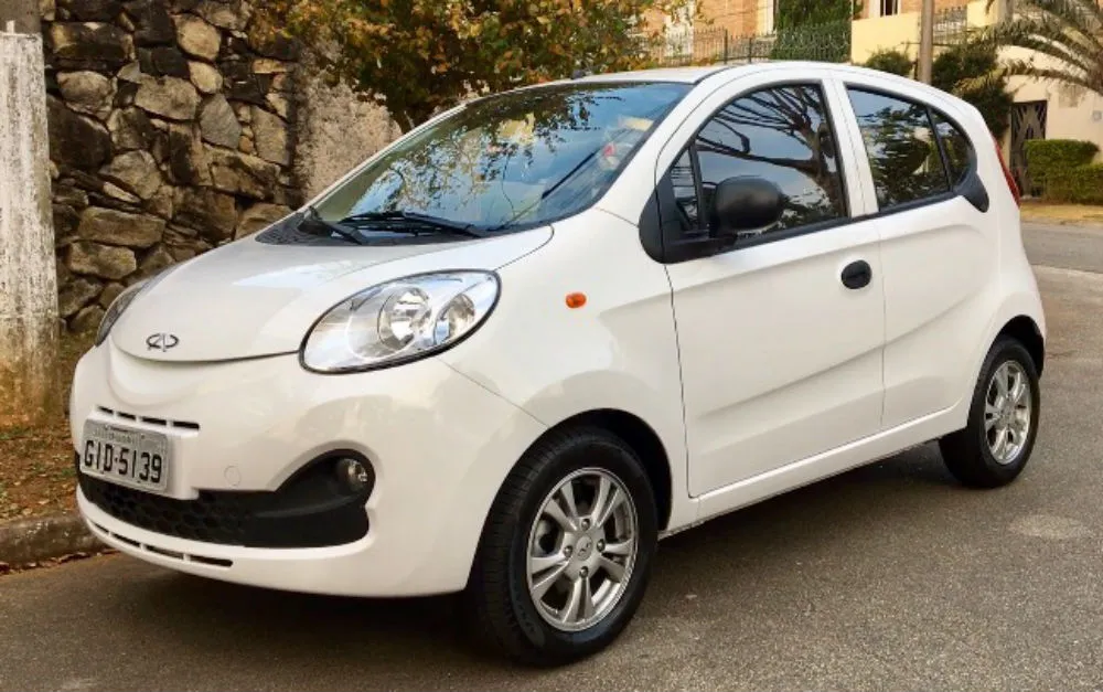 Chery QQ tem motor 1.0 flex de três cilindros e 75cv