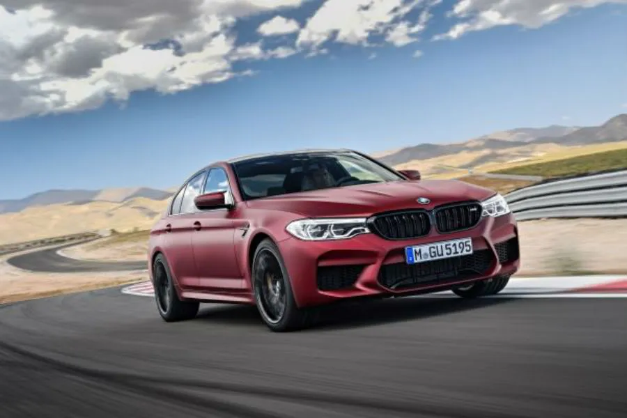 BMW lança sexta geração do M5