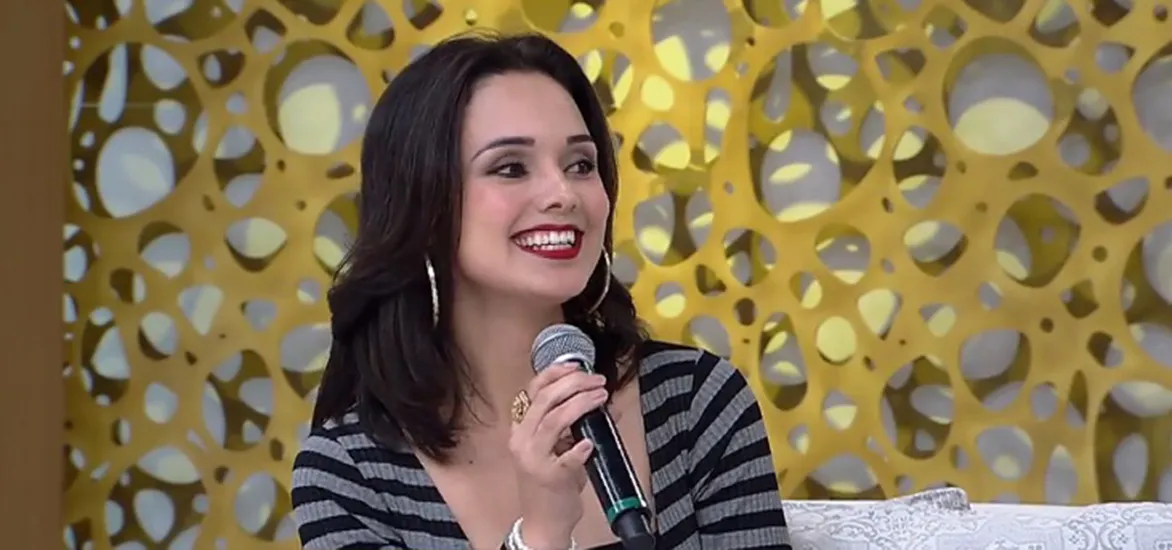 Laíne Souza era conhecida como Julia Paes