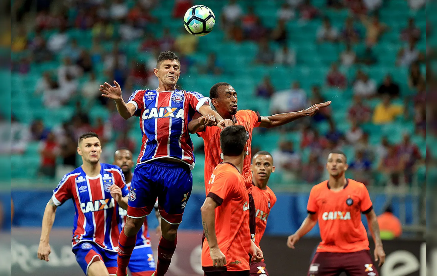 Volante tricolor Edson fez um dos gols do histórico 6 a 2 do Bahia sobre o Atlético-PR na estreia