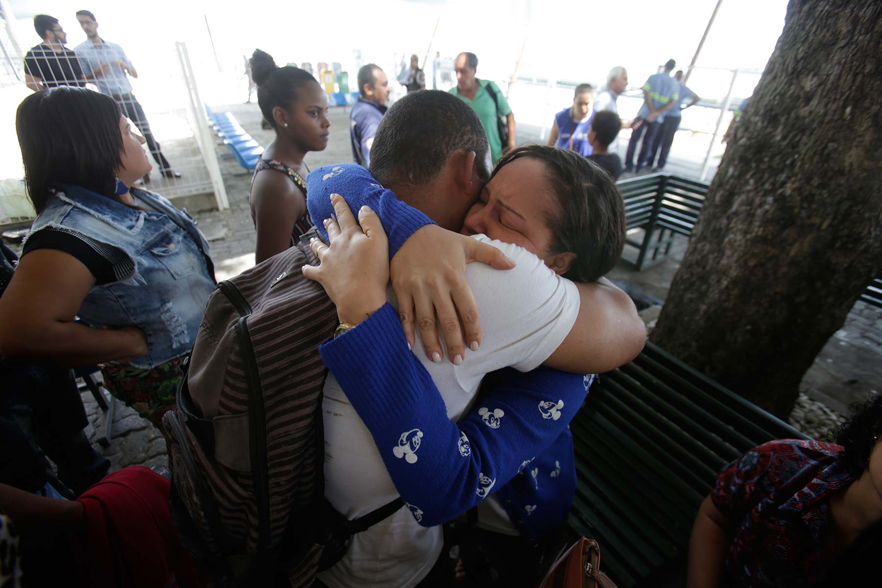 Bebê de seis meses é sepultado após naufrágio em Mar Grande