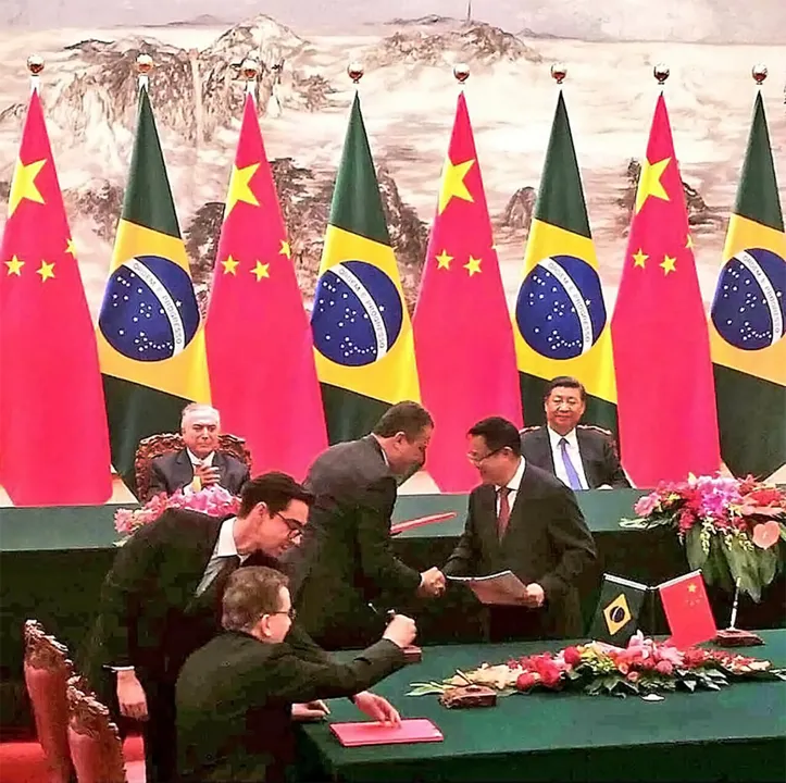 Em viagem à China, governador assina memorandos para projetos da ferrovia Fiol e Ponte Salvador-Itaparica