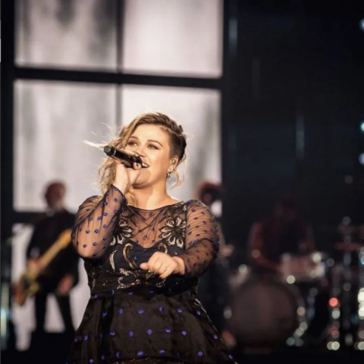 A cantora ainda falou que, antes de ser mãe, ela e Brandon Blackstock, seu marido, costumavam sair mais