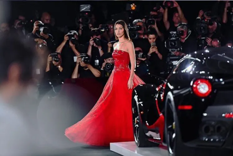 Um dos seguranças chegou a tocar em uma fotógrafa para que ela saísse do caminho