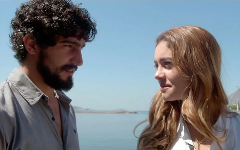 Renato Góes e Sophie Charlotte foram os protagonistas da trama