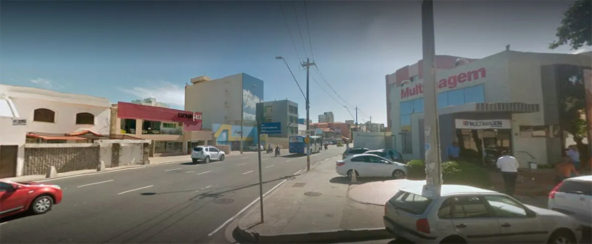O acidente ocorreu por volta das 10h próximo a Multi Imagem, no final da avenida