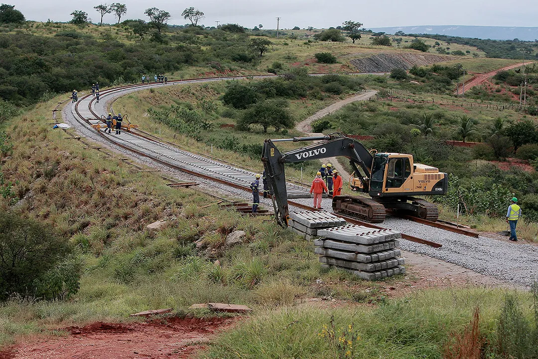 Governos federal e estadual pretendem atrair capital chinês para a conclusão das obras da Fiol