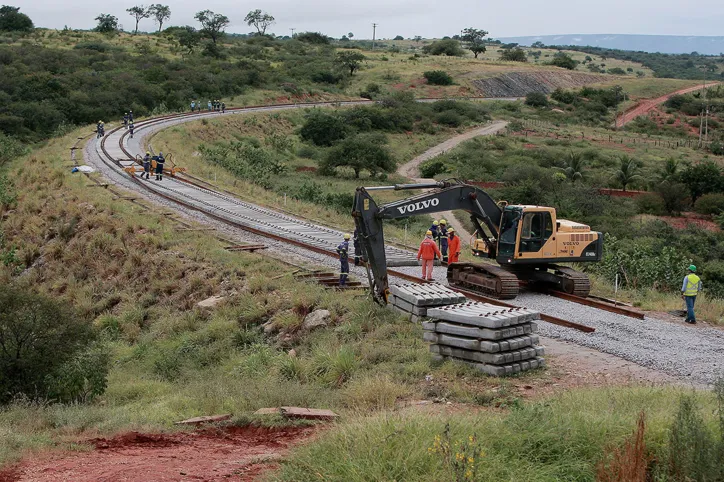Governos federal e estadual pretendem atrair capital chinês para a conclusão das obras da Fiol