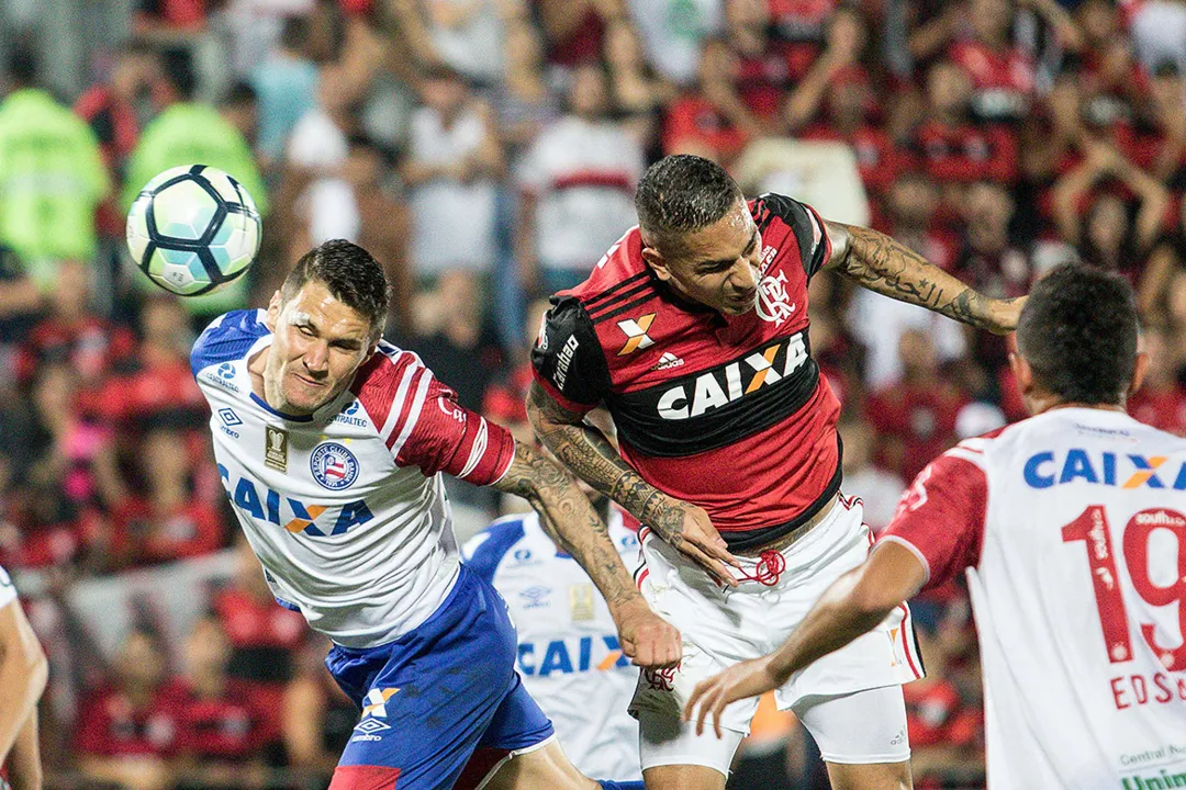 Defesa do Tricolor sofreu com bola aérea flamenguista