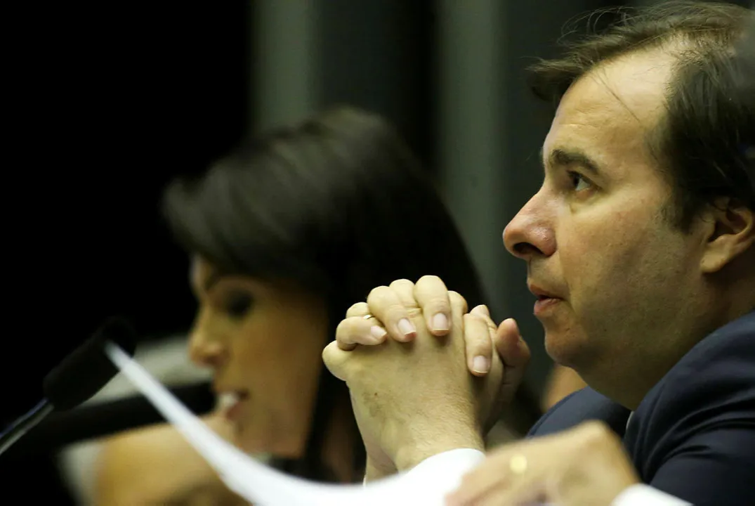 Quórum foi alcançado após pressão de Rodrigo Maia