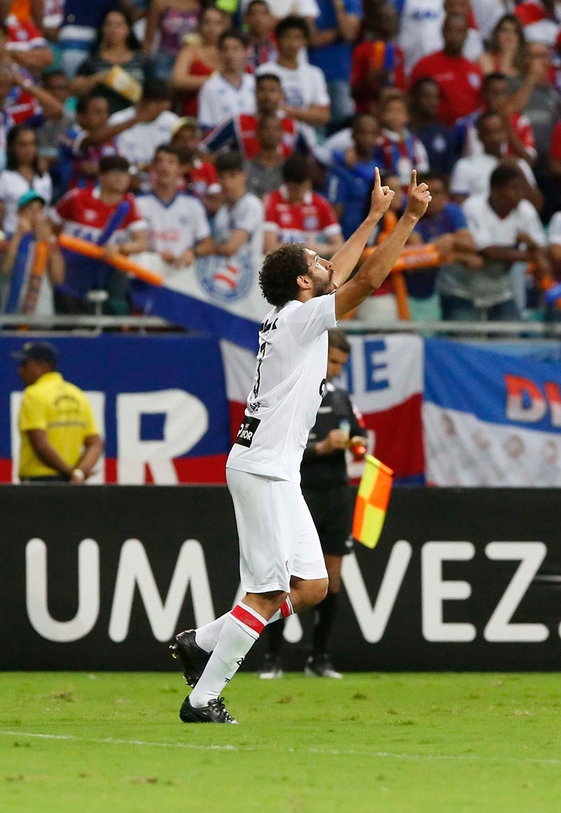 Bahia vence clássico e empurra Vitória para o Z-4