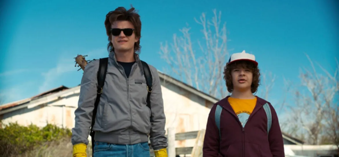 Steve Harrington e Dustin Henderson (esq. para dir.) na 2ª temporada de Stranger Things