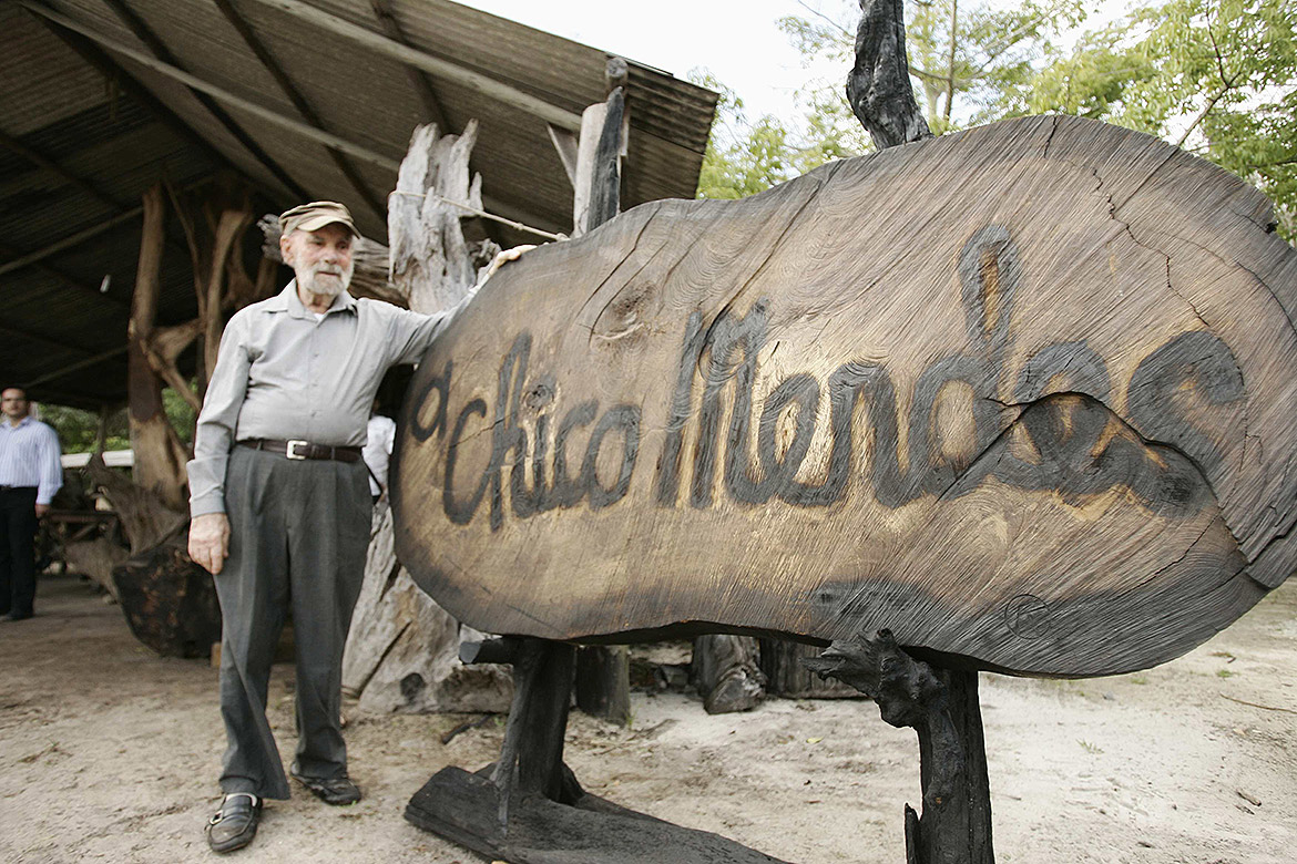 Morre, aos 96 anos, o escultor Frans Krajcberg