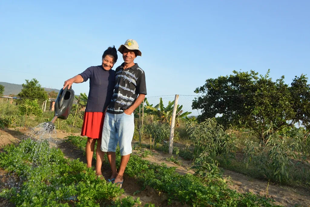 Agora, além da mandioca, Seu Roberto Guedes planta também aipim, hortifruti, mangalô e feijão
