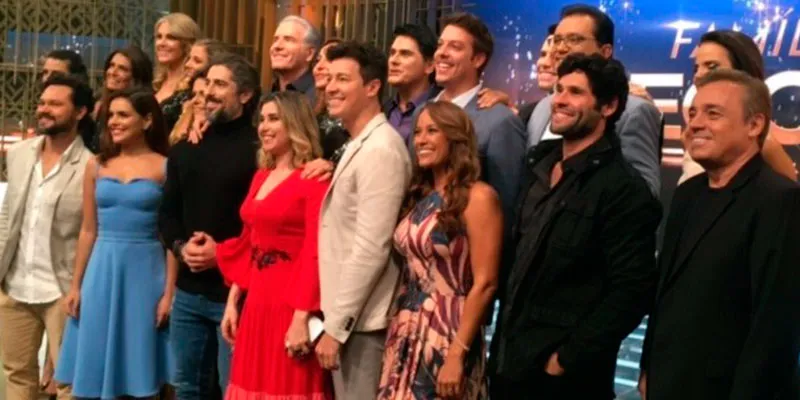 Apresentadores durante a gravação do amigo secreto da Rede Record