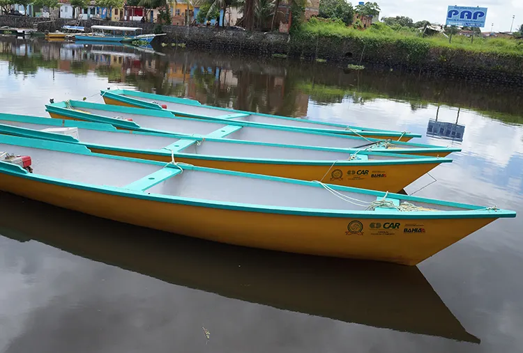 Com a entrega das canoas motorizadas, cerca de 200 pessoas são beneficiadas na região do Recôncavo