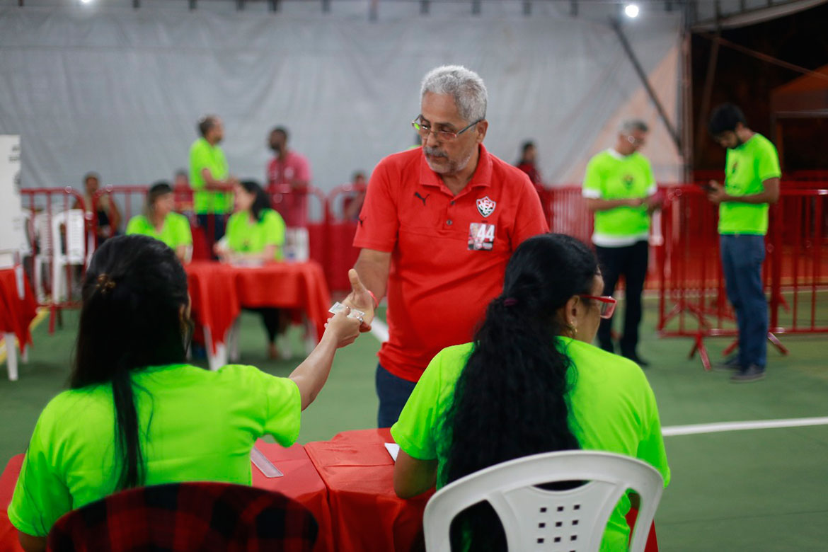Ricardo David é eleito novo presidente do Vitória