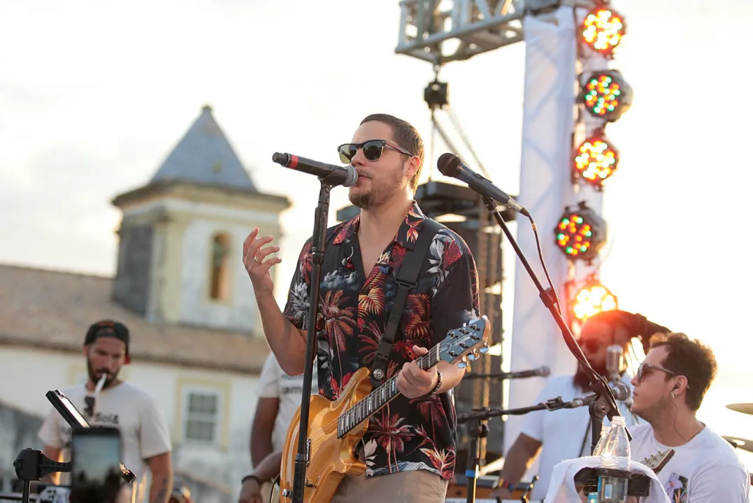 Banda Jammil se apresenta no domingo, 21, pegando o embalo do pôr do sol