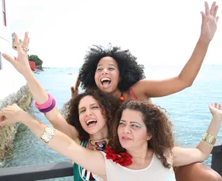 Cantoras baianas apresentam projeto "Três na Folia" no Pelourinho