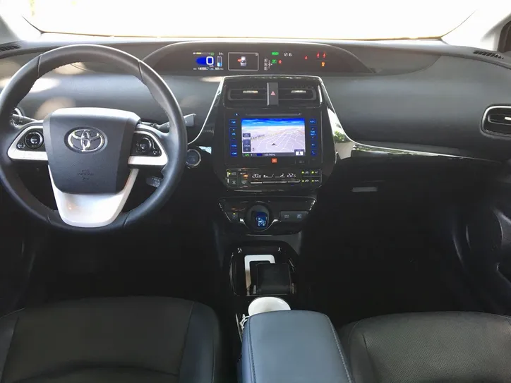 Imagem ilustrativa da imagem Toyota Prius: porta de entrada para o mundo dos híbridos