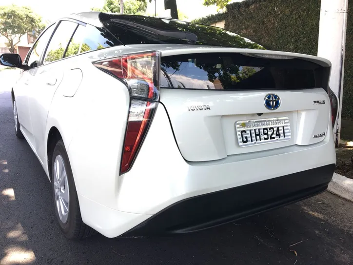 Imagem ilustrativa da imagem Toyota Prius: porta de entrada para o mundo dos híbridos