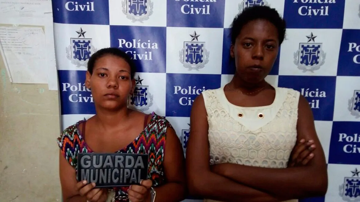 A dupla foi autuada por tráfico de drogas